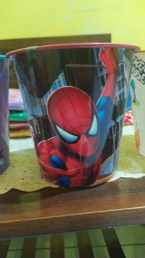 Tempat Sampah Bulat Karakter Plus Plastik Dan Pita