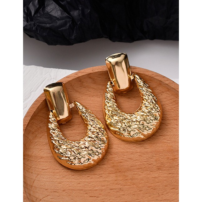 LRC Anting Tusuk Fashion Gold Geometric Three-dimensional Embossed Metal Earrings D34131