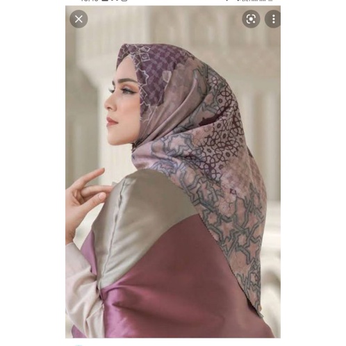 Buttonscarves Haramain Berry