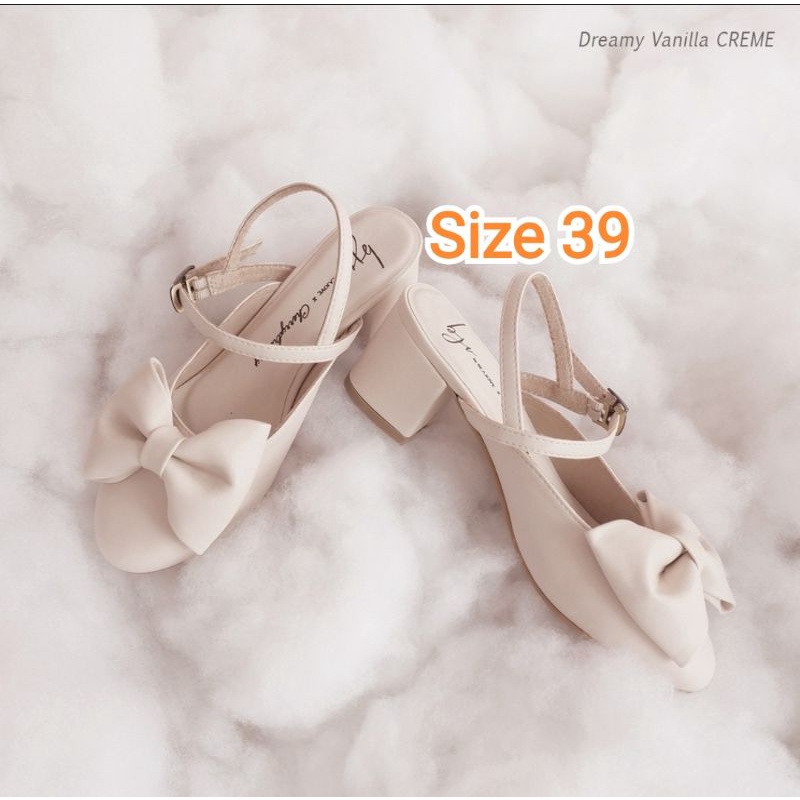 BJV Cherry dreamy MARY heels Creme Size 39 NEW Beajove