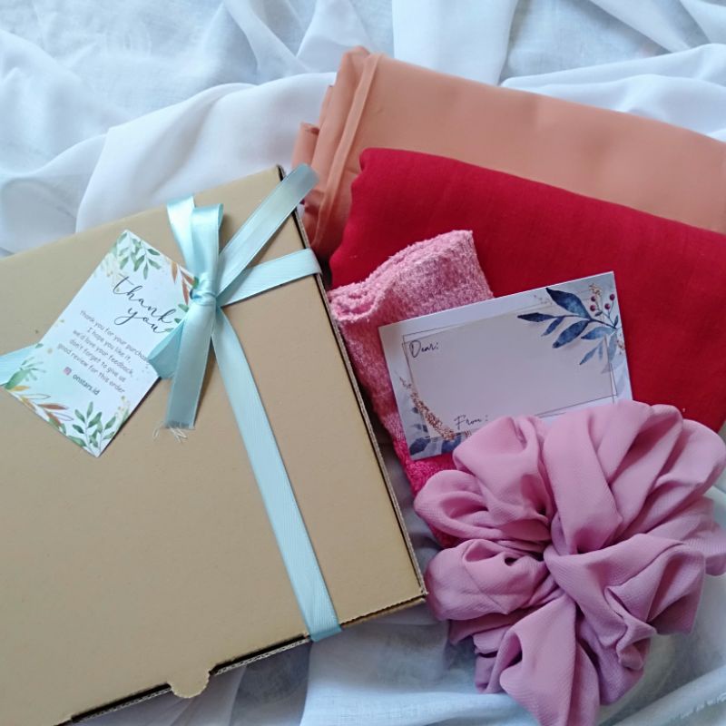 

HAMPERS HIJAB PASHMINA DIAMOND/Box Gift/graduation/ulang tahun (Termurah)