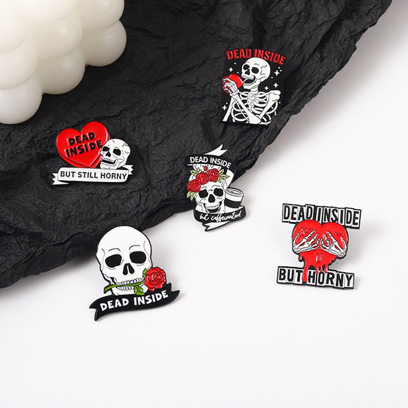 Bros Pin Enamel Desain Kartun Tengkorak Mawar Hati Kucing Penyihir Gaya Punk Gothic Untuk Halloween