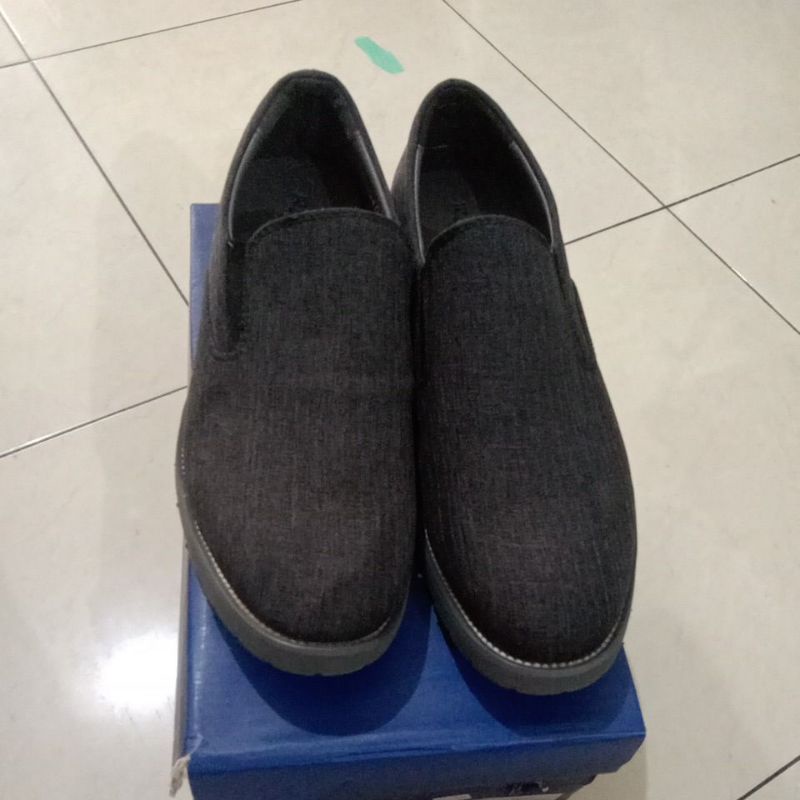 sepatu cowo ROHDE 5210