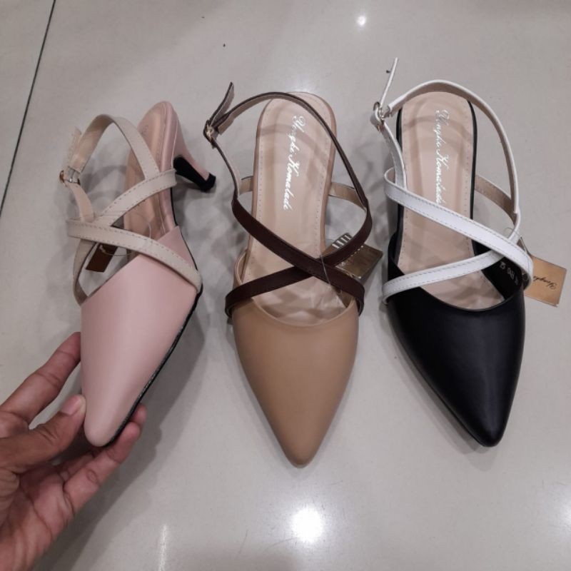sepatu hak tali wanita yongki komaladi (36-40)