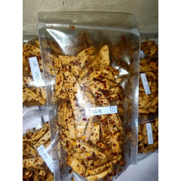 

mix 20pcs (makaroni,basreng,bakring,keripik seblak)