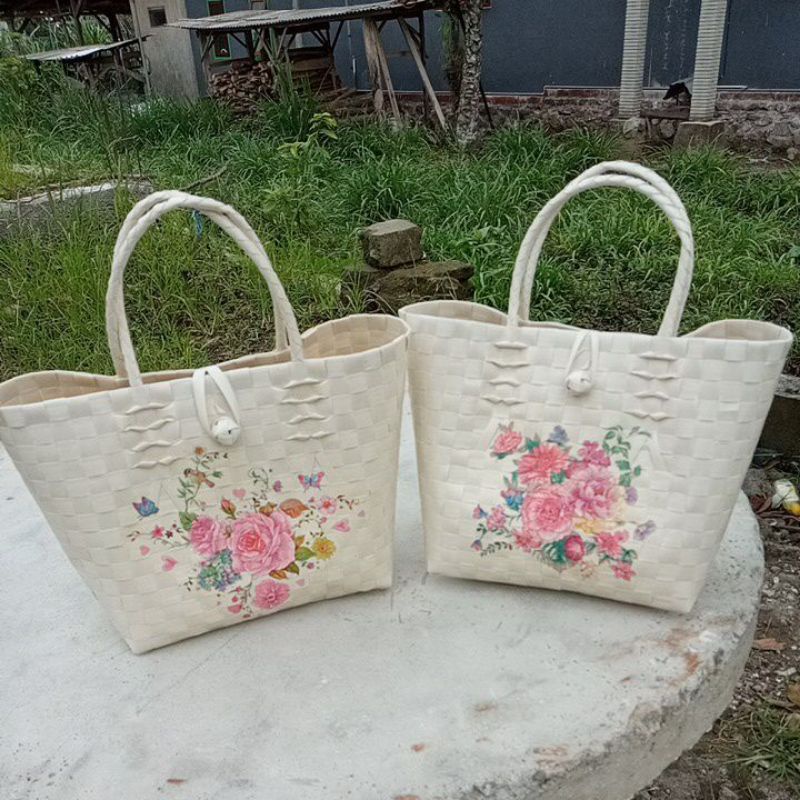 1 pcs tas decoupage ukuran sedang ada cantolan, tas anyam , tas hampers,tas souvenir