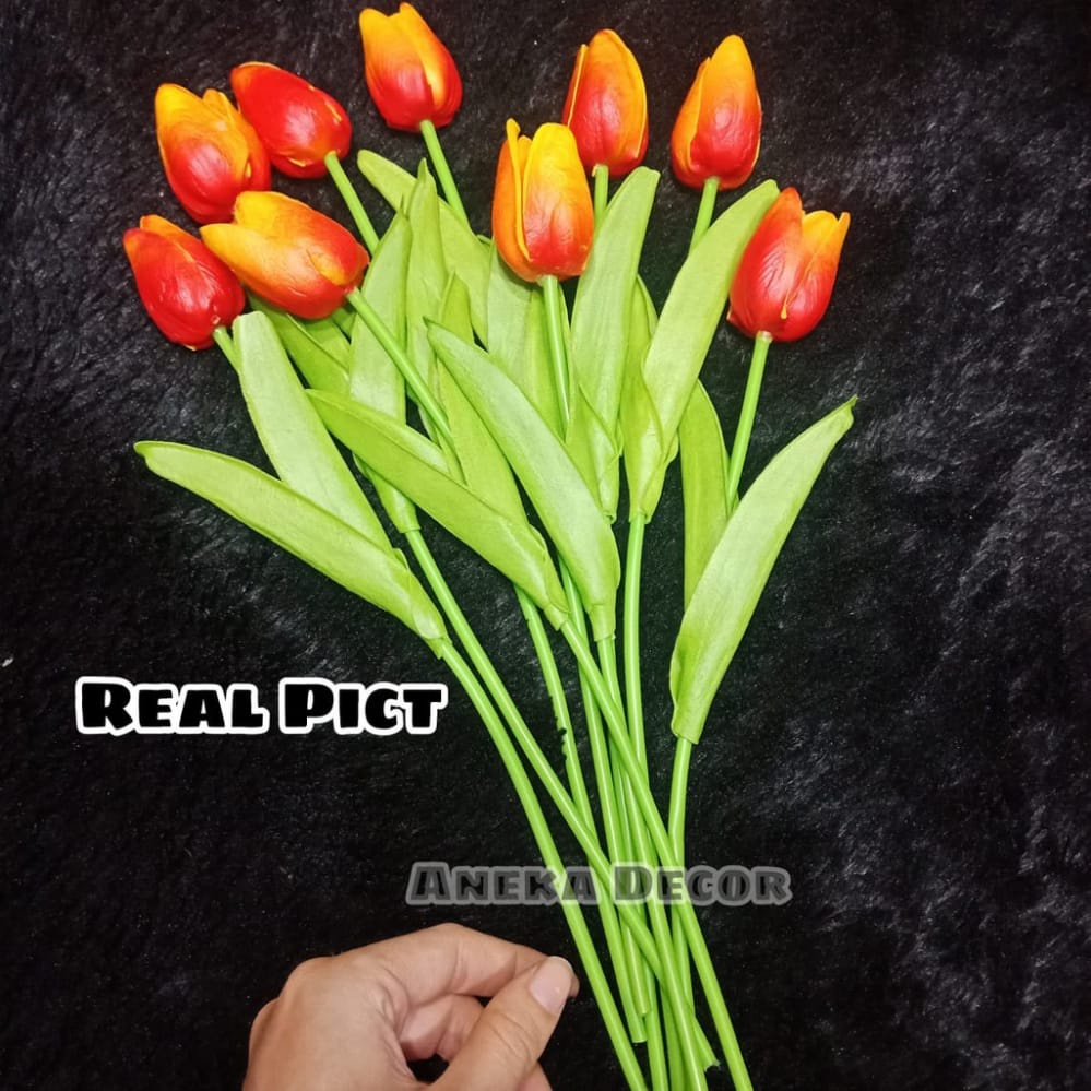 Bunga Tulip Latex / Artificial Tulip Lily Mawar Bunga Tulip Terompet Lili Hiasan Palsu Plastik Dekorasi Rumah Kamar Pesta PER 1 TANGKAI