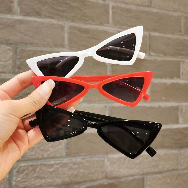 Kacamata Fashion  Wanita Model Korea Ulzzang Retro Cat eye Segitiga Kaca mata Import Kekinian Kacamata Hitam Wanita Retro Cat eye Segitiga Model Korea Ulzzang  Kcamata Cewek Lensa Hitam Segi Tiga Anti Silau Sinar Matahari UV Polarised Sunglasses KCH21