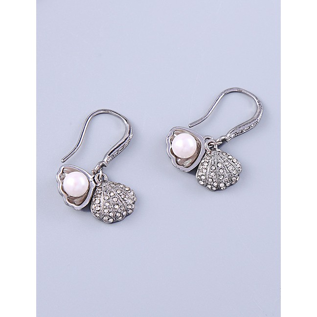 LRC Anting Tusuk Fashion Second Line Silver S925 Sterling Silver Shell Pearl Earrings F91411