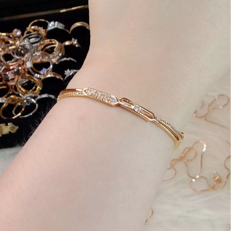 Gelang Titanium Wanita Anti Karat, Anti Alergi, Tahan Lama, Di jamin REALPICT 100% dan high quality, Pilih 1 dari 6 Variasi