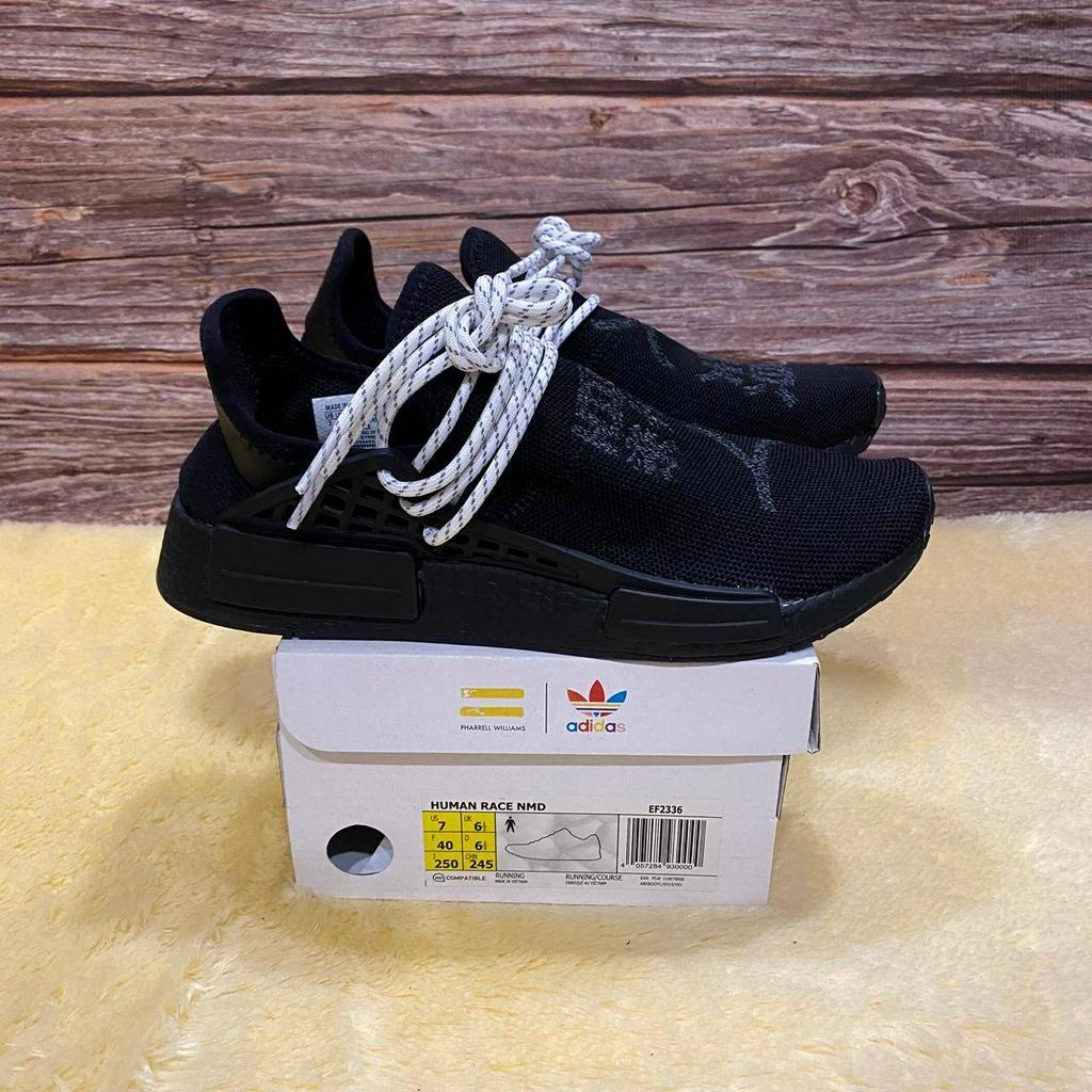 black nmd hu