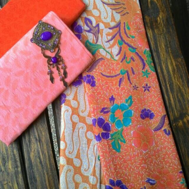 set kain batik dan embos