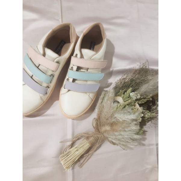 preloved sepatu adorable