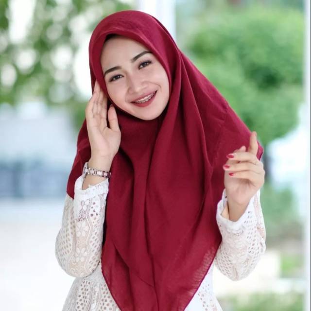 Bella square segi empat polos /hijab termurah / segiempat terlaris / hijab Bella