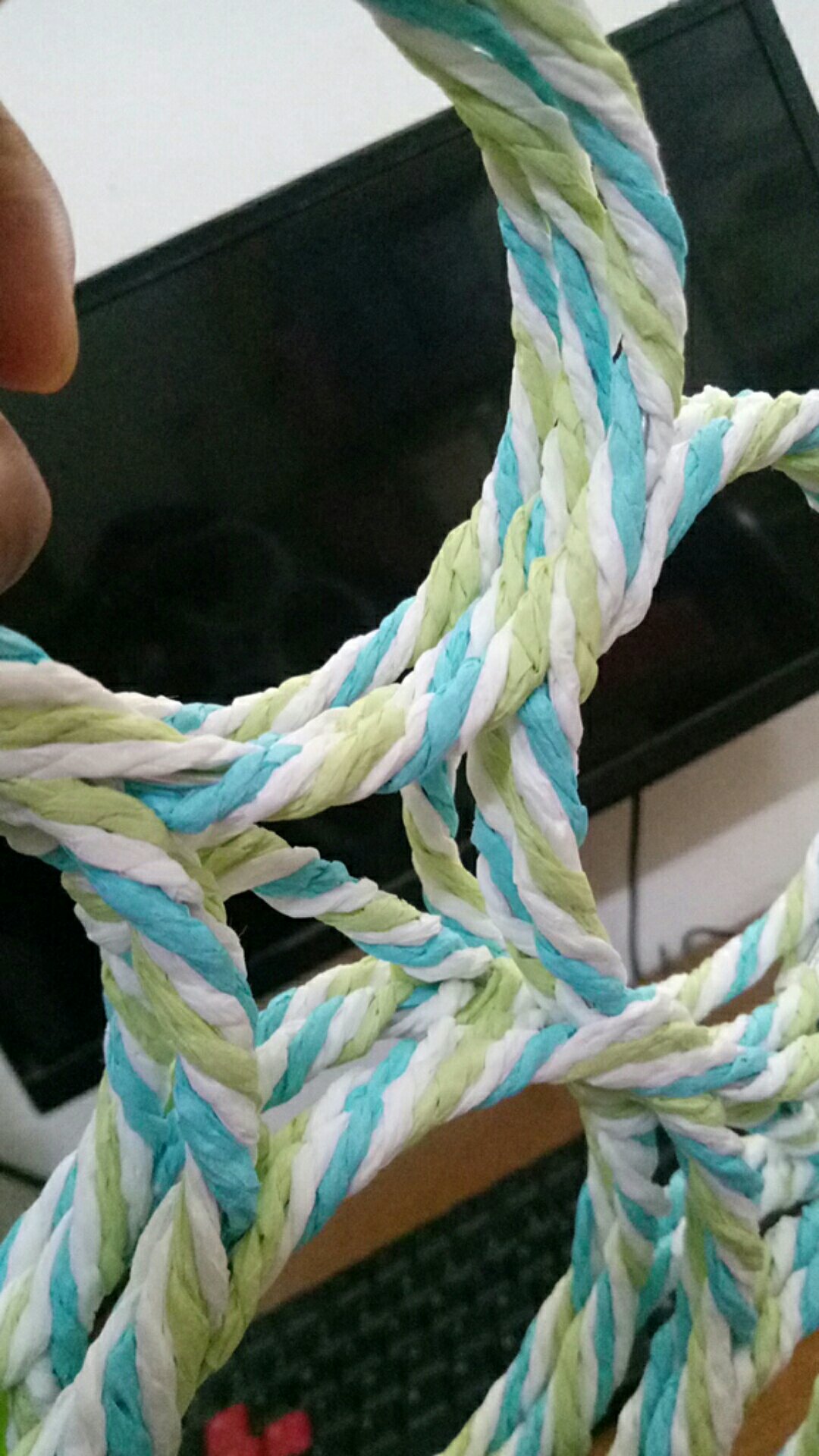 Gantungan Jilbab / Syal 28 Lubang - Hanger Gantung Multifungsi