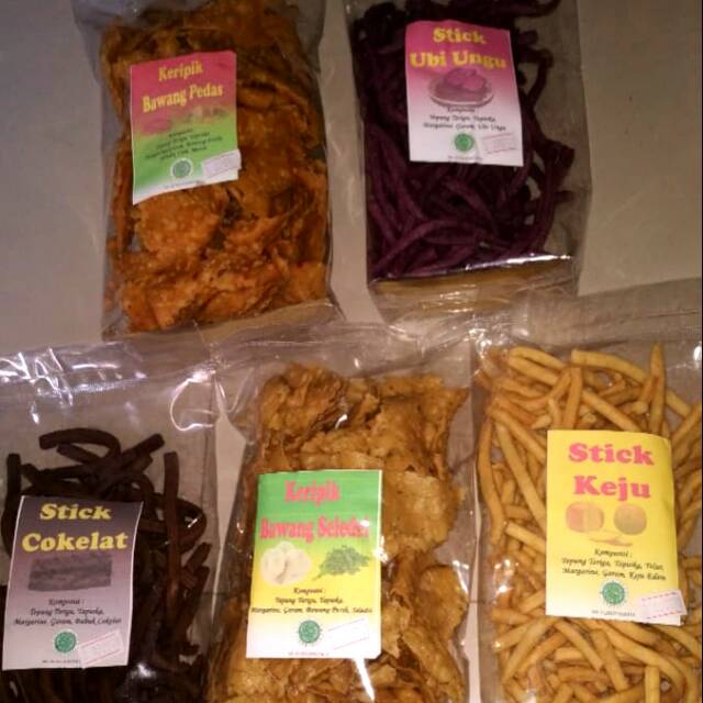 

Aneka rasa stik dan keripik 250 gram tanpa bahan pengawet