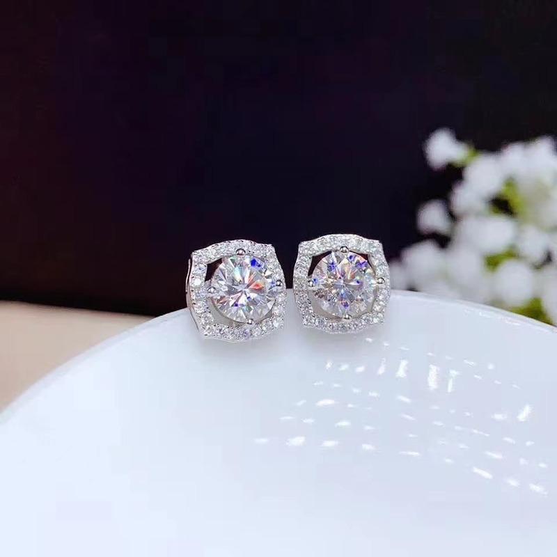 Fashion Luxury 1 Karat Moissanite Stud Earrings