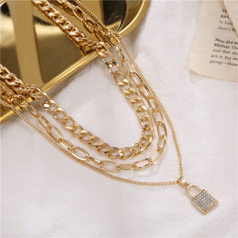 Kalung Rantai Liontin Gembok Gaya Vintage Punk Bahan Metal Warna Gold/Silver Untuk Wanita