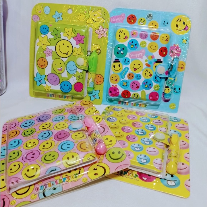 PAKET 2 IN 1 EMOJI SMILE CUTE SPECIAL EDITION ISI NOTEPAD DAN MINI PEN HARGA TERMURAH ADA 4 PILIHAN WARNA PAKET ALAT TULIS MURAH SET 2IN1 GAMBAR EMOTICON READY GROSIR DAN COD