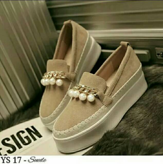 SEPATU  SLIP on MUTIARA