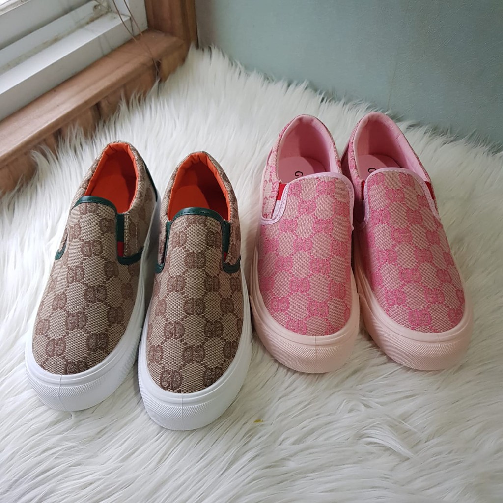 BISA COD &gt; &gt; &gt; Simple Monogram Slip On Shoes