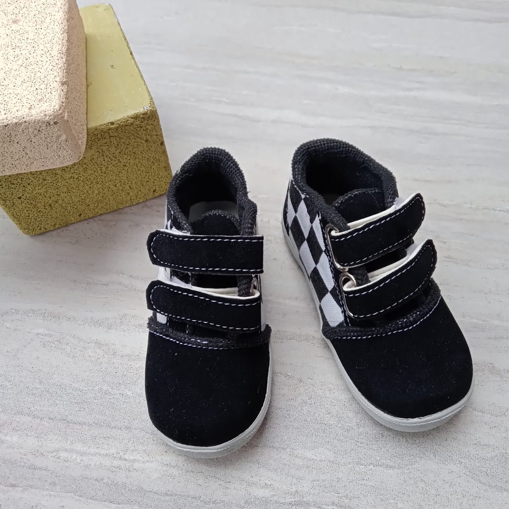 Sepatu anak laki laki motif catur vns sepatu anak sneaker murah dan terbaru