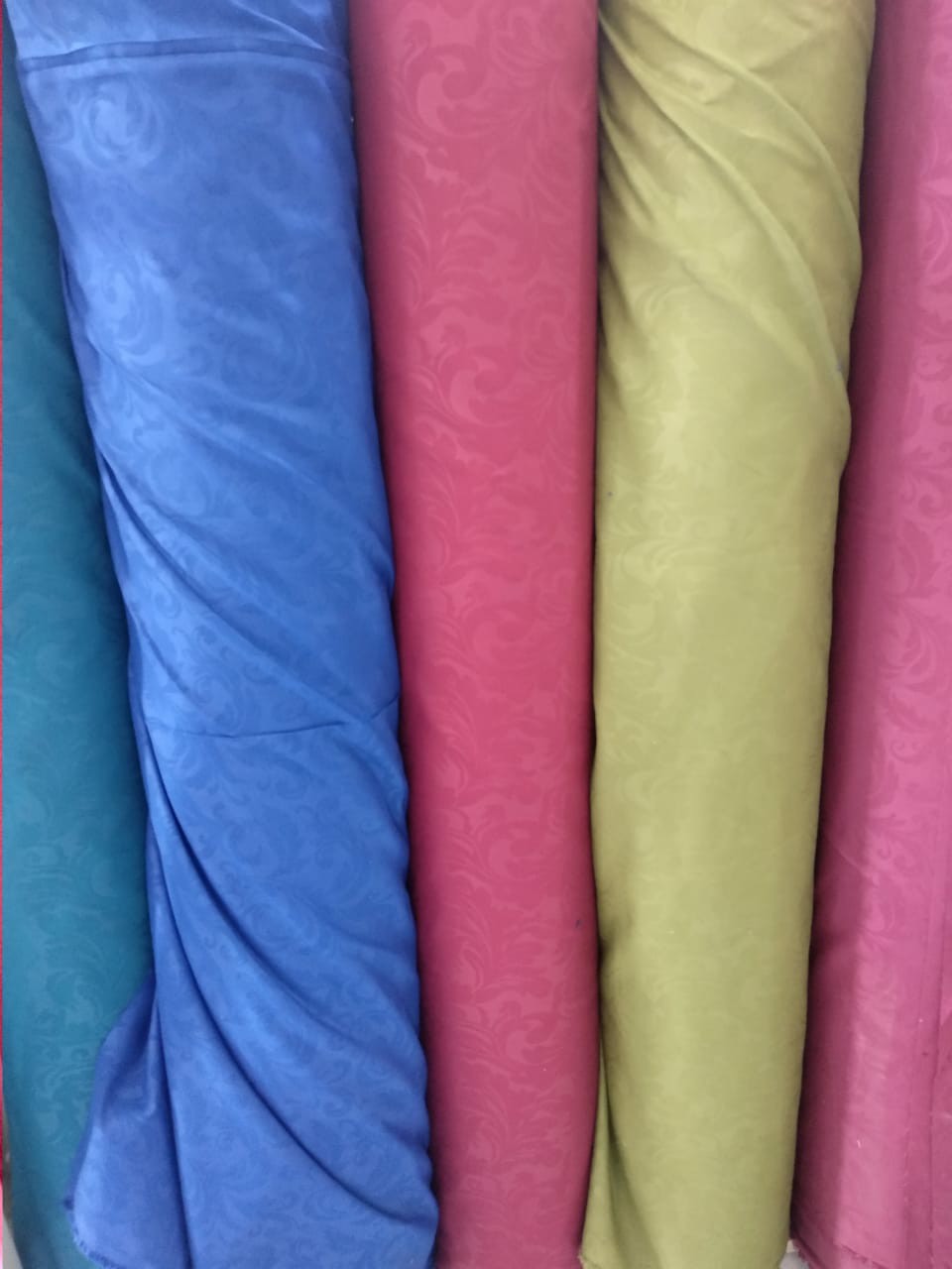 Kain Sprei Polos Embos Murah