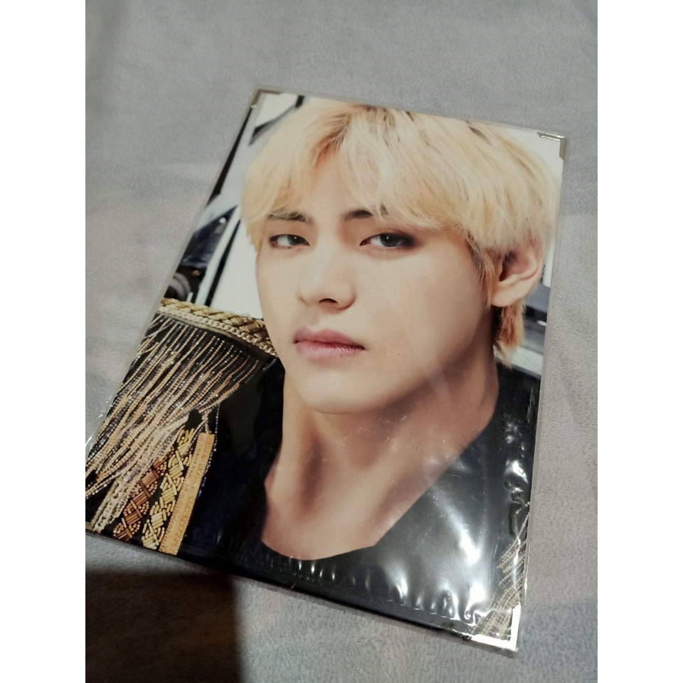 PREMIUM PHOTO BTS V KIM TAEHYUNG