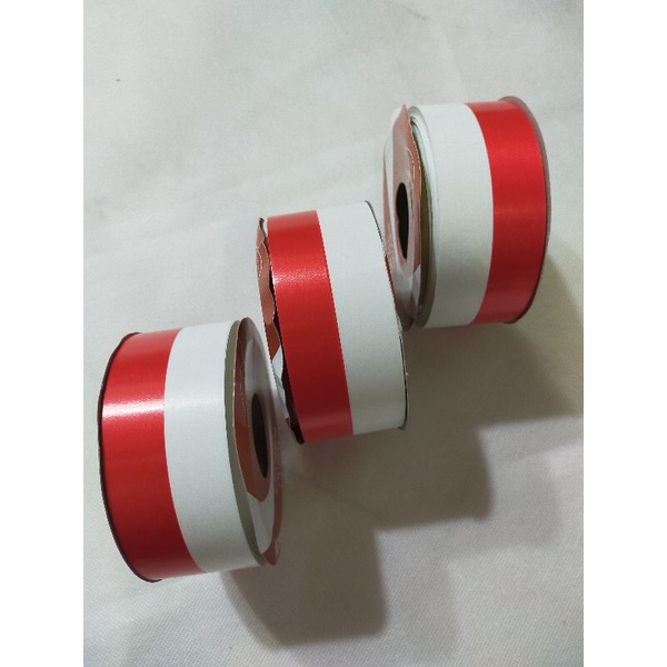 

Pita kado merah putih 4cm per roll