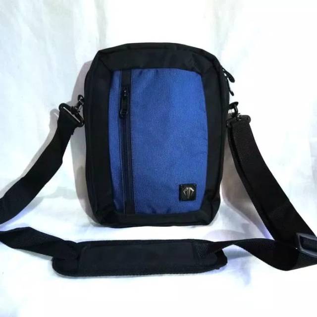 Tas selempang pria - travel pouch ukuran 9 inch - Tracker 20TR604 original free rain cover