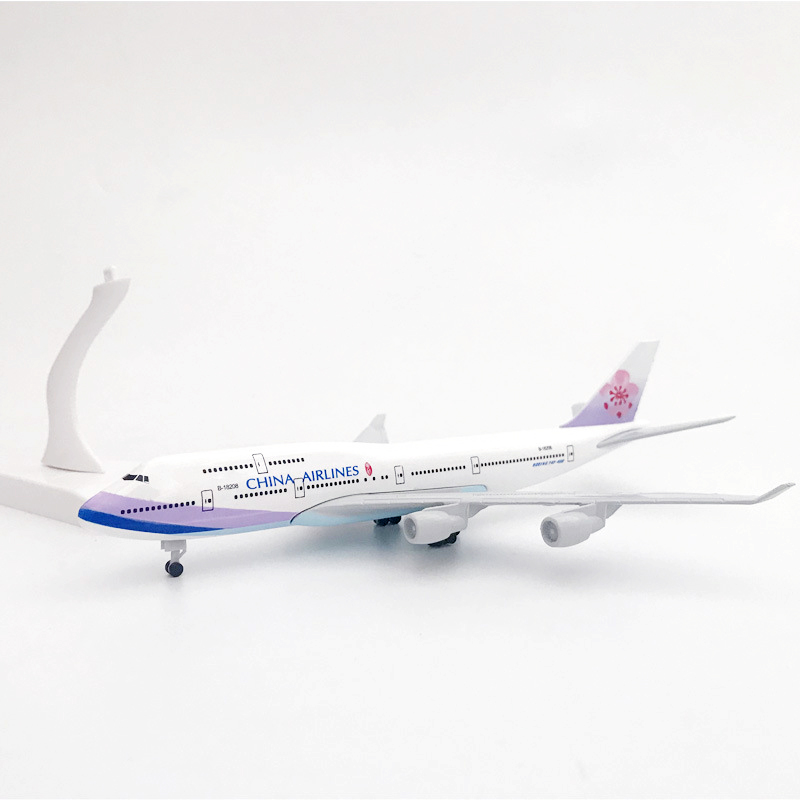 Model Pesawat Terbang B747 Model Boeing 747 Airways Bahan Metal Diecast 16CM / 20CM