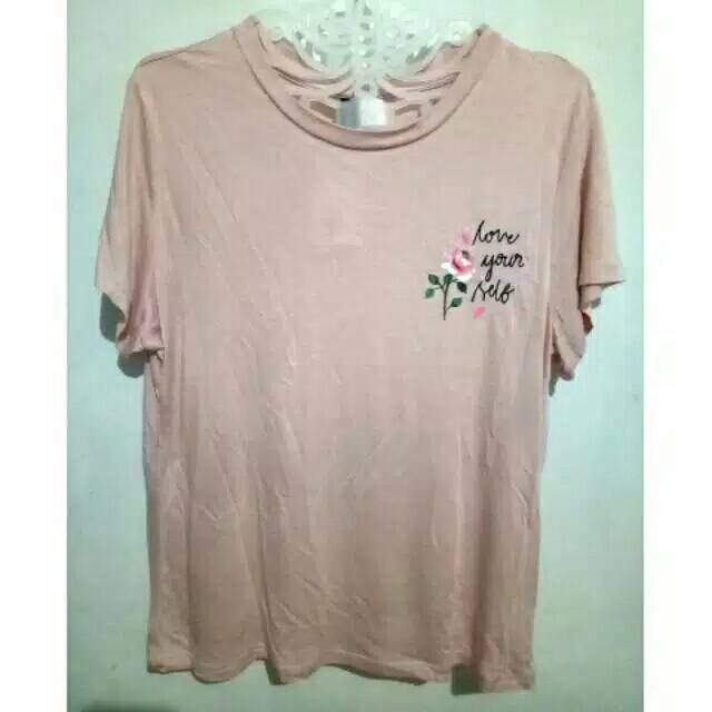 New Kaos HnM Woman H&M Woman Kaos Cewe HnM Woman Kaos Wanita HnM Devided