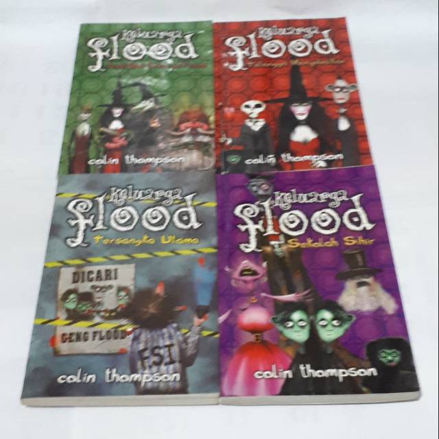 novel  Colin Thompson  Keluarga Flood  - dijual  paket 4 buku