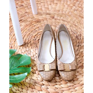 harga flat shoes salvatore ferragamo