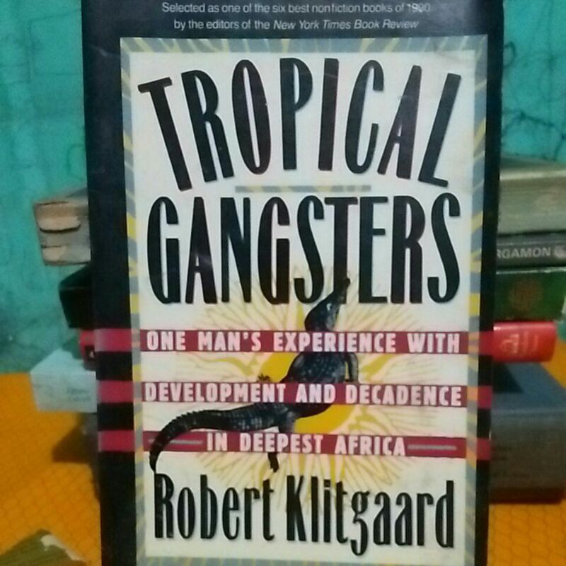 

TROPICAL GANGSTERS