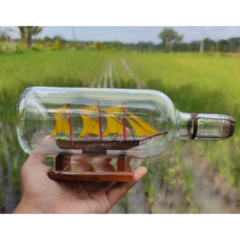 MINIATUR KAPAL BOTOL PINISI UK BESAR - PAJANGAN