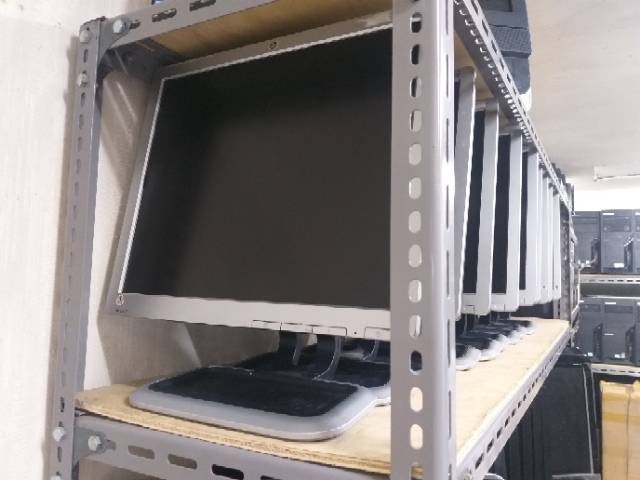Monitor LCD 17 inci Kotak merk Hp.dell.samsung.acer.LG.Lenovo
