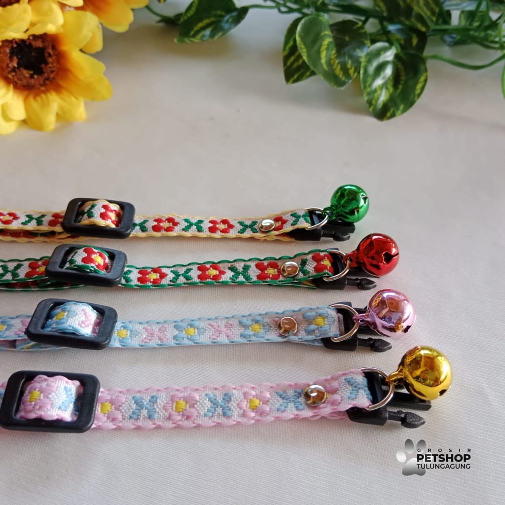 Kalung Kucing Dan Anjing Motif Bunga Silang 1 Lonceng bahan tebal
