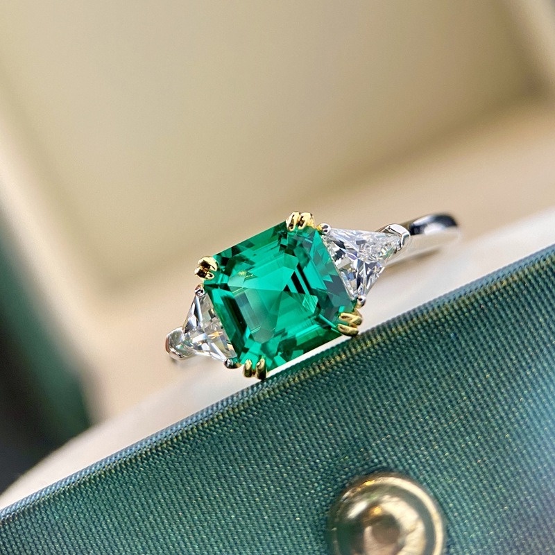 Fashion Personality Green Moissanite All-Match Ring