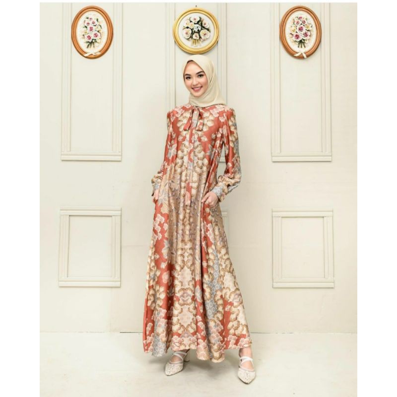 ava dress wearing klamby treasure XL