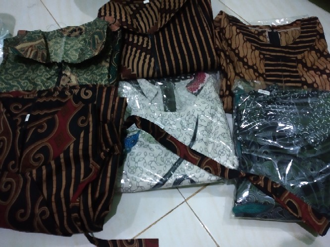 #bayarditempat Terlaris Serut Genes Jelita Tunic Navbor Yelbor Whitbor Creambor Tunik Batik Modern