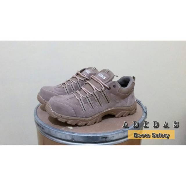 SEPATU BOOTS SAFETY TRACKING PENDEK