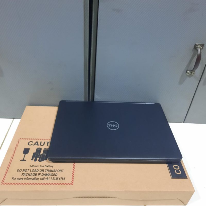 Laptop Dell Latitude 5490 Cor i5-8350U Ram 8GB HDD 1TB Keyboard Backlight Layar 14 inch FHD 1920X1080