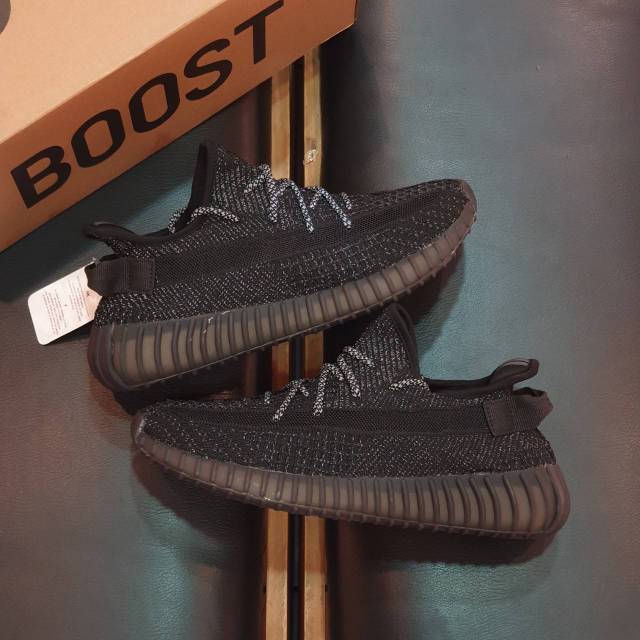 ADIDAS YEEZY V2 BLACK STATIC