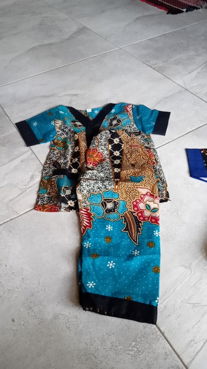 Setelan Batik Anak Untuk Usia 1 Sampai 2 Tahun