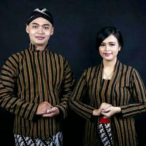 kebaya wanita Baju Surjan Lurik+Kebaya +Blangkon / Baju Adat Jawa Khas Jogja Solo l/Baju  Coupel Lur