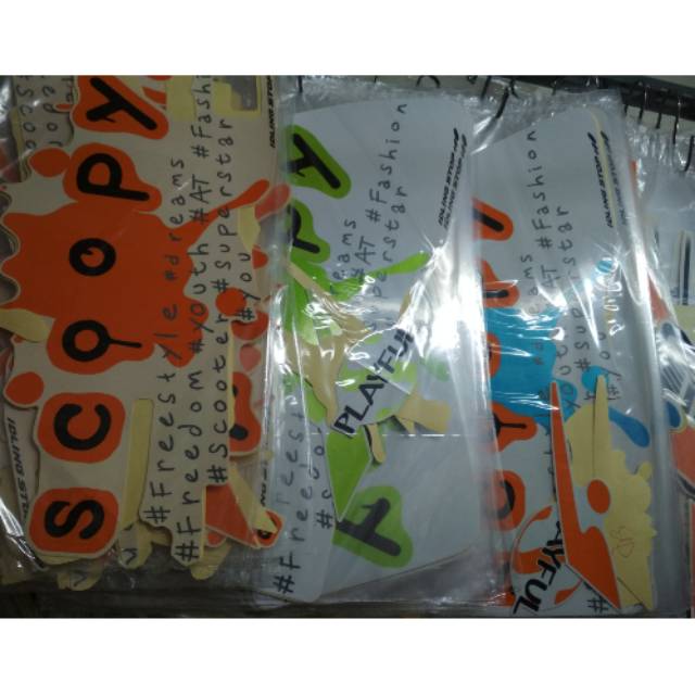 STIKER STRIPING SCOOPY FI 2017 PLAYFUL