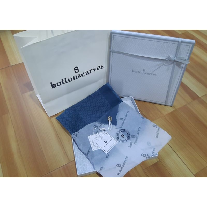 TAPIS SQUARE BUTTONSCARVES - TEAL