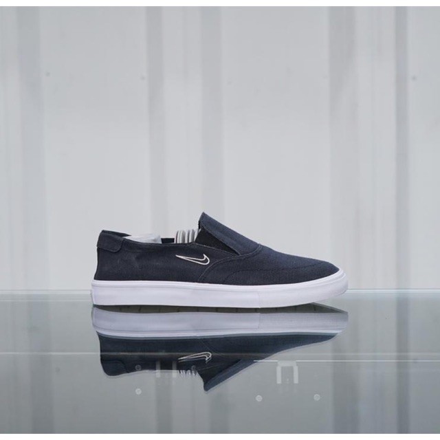 nike sb portmore solarsoft slip on