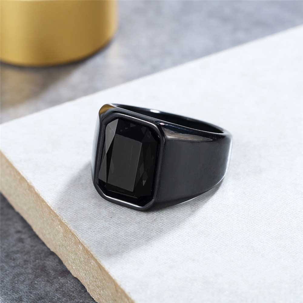 Cincin Ruby Dipoles Baja Titanium Hitam Klasik Perhiasan Fashion Pria Pernikahan Batu Permata Kristal Rings